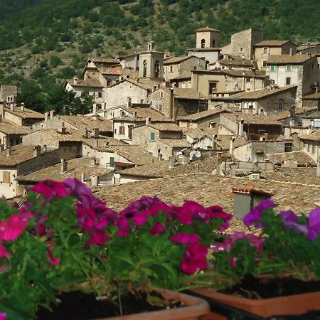 La Dimora Di D'annunzio Alojamento de Acomodação e Pequeno-almoço Scanno